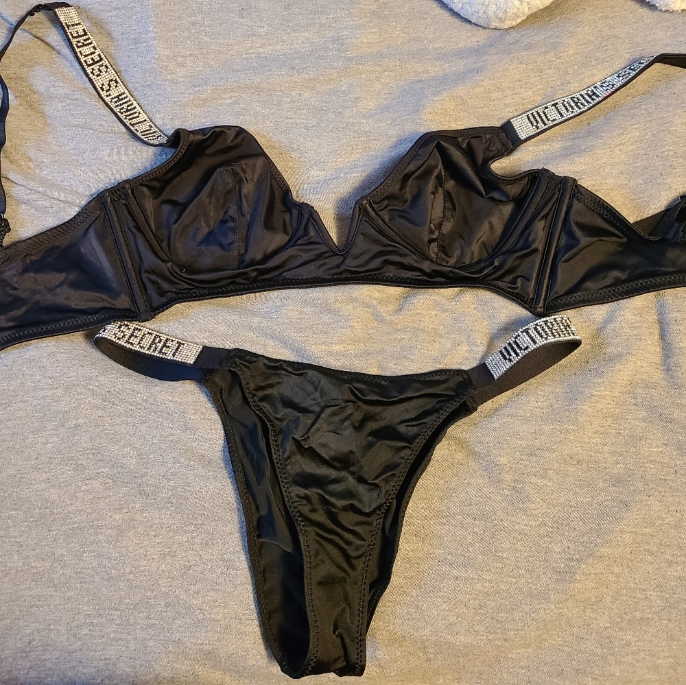 Victoria's Secret shine strap set 34D/L